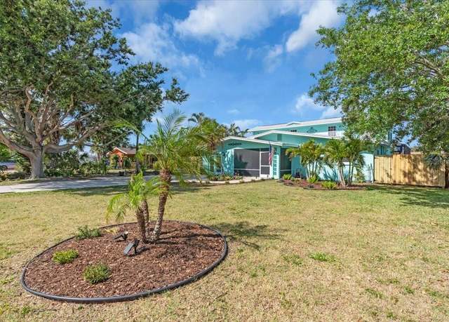 Property at 938 The Rialto, Venice, FL 34285, 5 beds, 3.5 baths