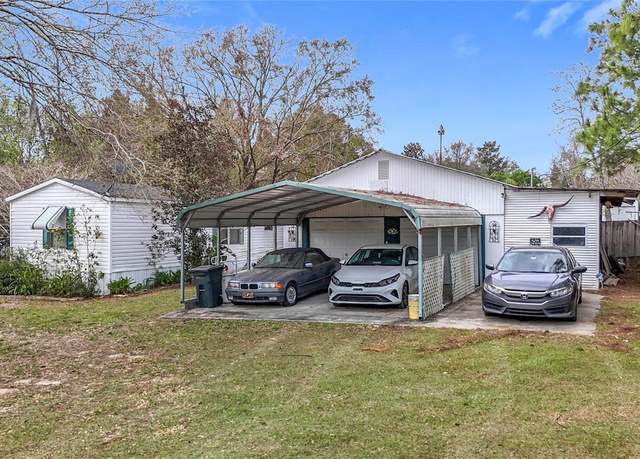Property at 8523 Hamster Dr, Zephyrhills, FL 33540, 2 beds, 2.5 baths