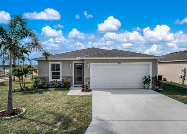 Property at 1201 Stone Ridge Cir, Sebring, FL 33870, 3 beds, 2 baths