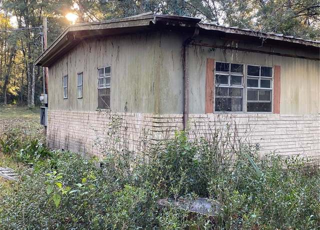 Property at 18781 NW 149th Ave, Williston, FL 32696, 3 beds, 2 baths