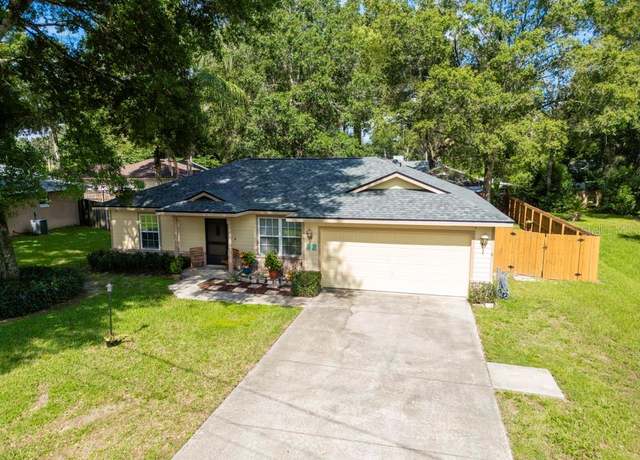Property at 52 Pecan Dr, Ocala, FL 34472, 3 beds, 2 baths