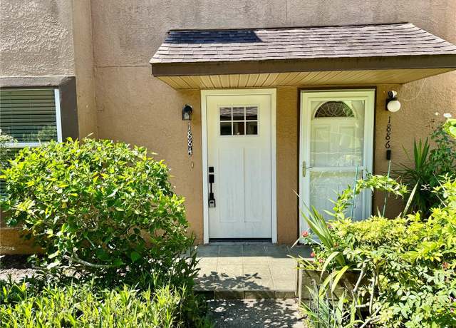 Property at 1884 Clearbrooke Dr, Clearwater, FL 33760, 2 beds, 1.5 baths
