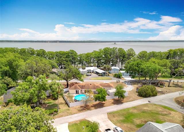 Property at 1001 N Lakeshore Blvd, Howey In The Hills, FL 34737, 3 beds, 2 baths