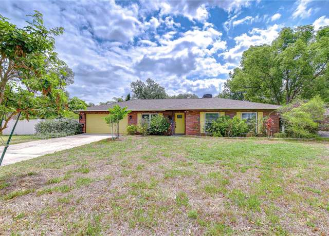 Property at 2524 Laurelwood Ln, Valrico, FL 33596, 4 beds, 2 baths
