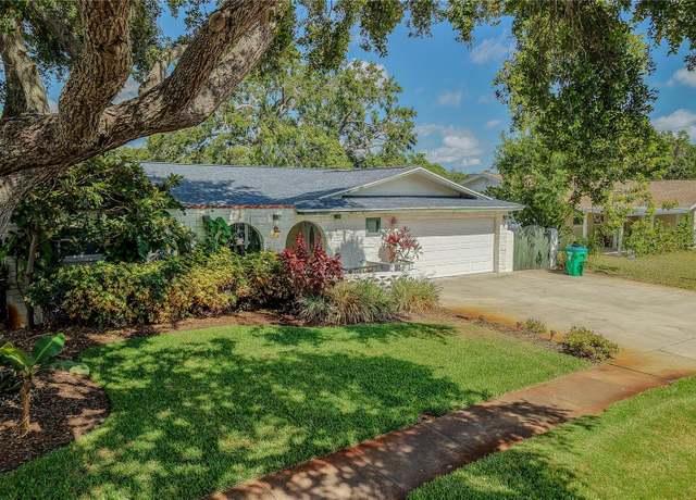 Property at 7699 92nd St, Seminole, FL 33777, 4 beds, 2 baths