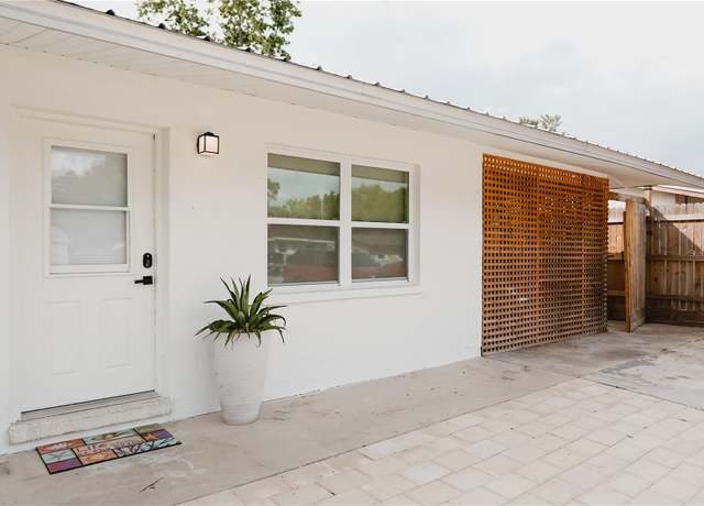 Property at 2300 Stratford Dr, Sarasota, FL 34232, 3 beds, 2 baths