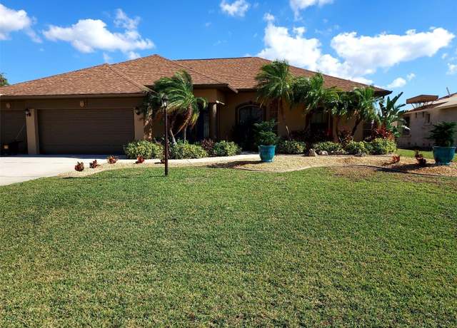 Property at 19 Medalist Way, Rotonda West, FL 33947, 3 beds, 3 baths