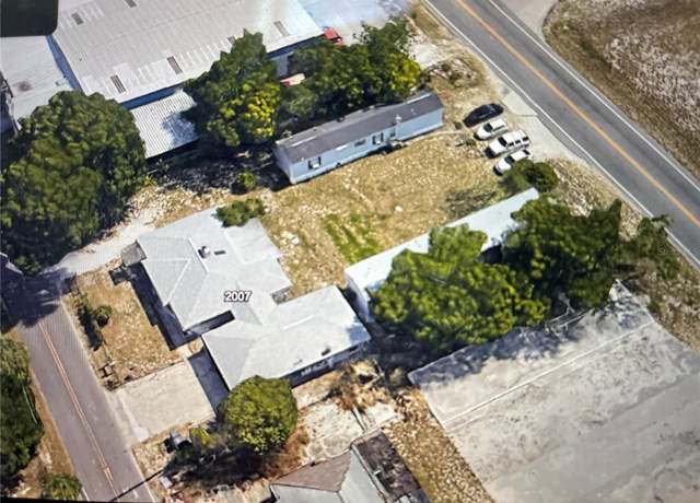 Property at 2007 40th St NW, Winter Haven, FL 33881, 8 beds, 6 baths