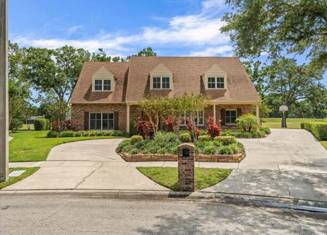 Property at 4033 Priory Cir, Tampa, FL 33618, 6 beds, 4.5 baths
