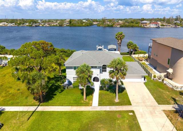 Property at 644 Bayshore Dr, Tarpon Springs, FL 34689, 4 beds, 3.5 baths