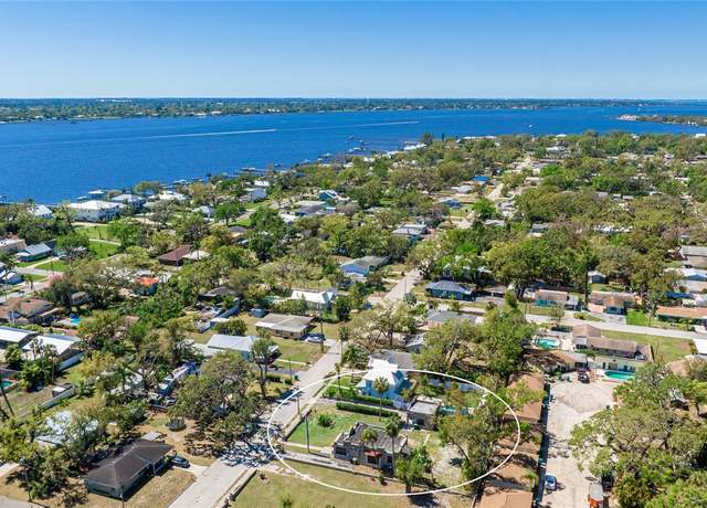 Property at 1406 5th St W, Palmetto, FL 34221, 2 beds, 2 baths