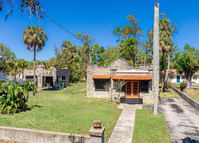 Property at 1406 5th St W, Palmetto, FL 34221, 2 beds, 2 baths