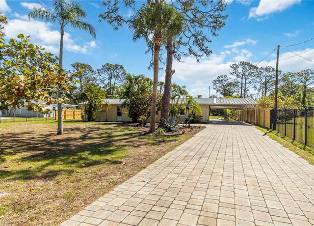 Property at 5863 Venisota Rd, Venice, FL 34293, 3 beds, 2 baths