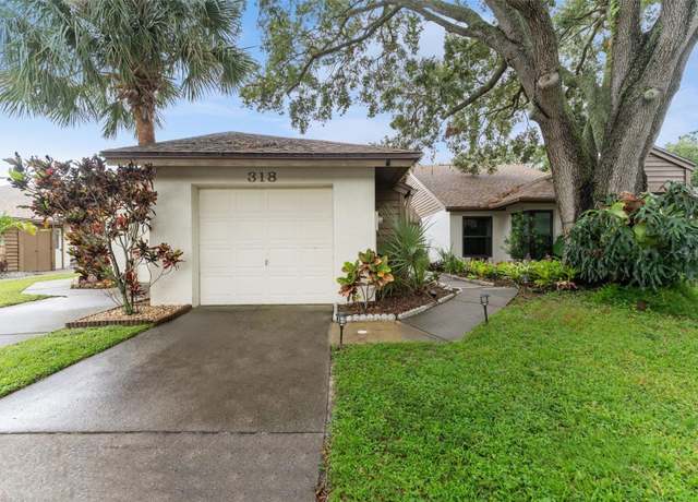 Property at 318 Parkside Ln, Safety Harbor, FL 34695, 2 beds, 2 baths