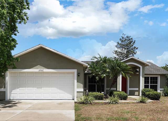 Property at 37437 Laurel Hammock Dr, Zephyrhills, FL 33541, 3 beds, 2 baths