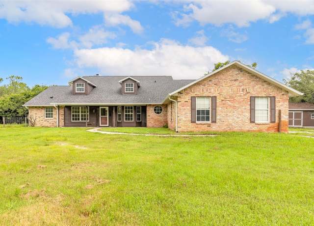 Property at 1888 Poinsettia Dr, Port Orange, FL 32128, 4 beds, 2.5 baths