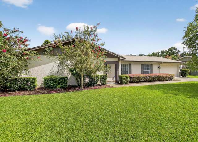Property at 13805 Cherry Brook Ln, Tampa, FL 33618, 5 beds, 3 baths