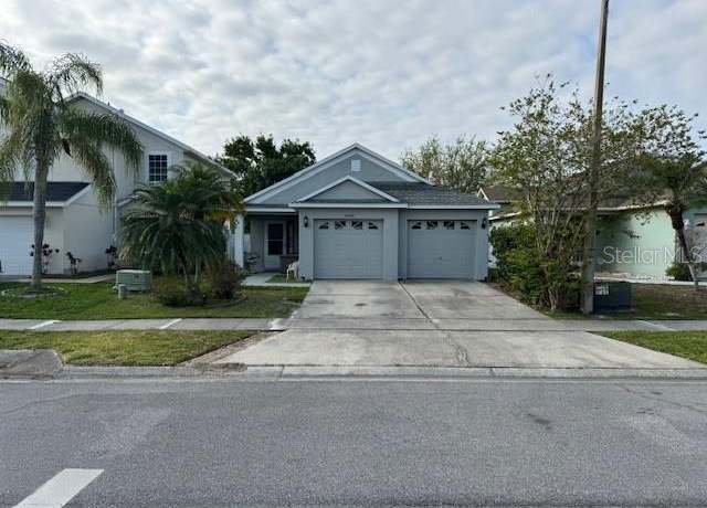 Property at 2406 Knightsbridge Blvd, Kissimmee, FL 34744, 3 beds, 2 baths