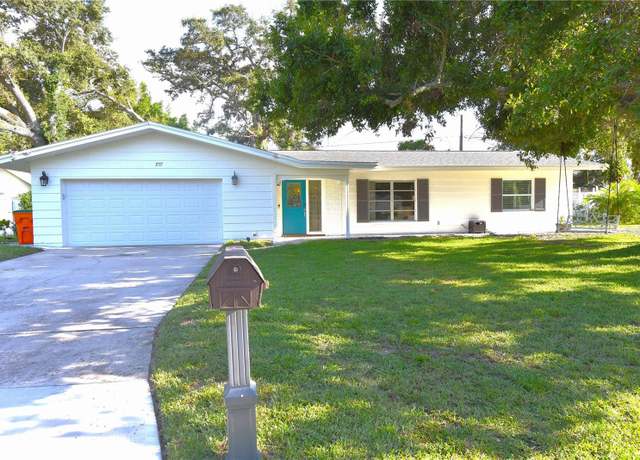 Property at 1717 Faulds Rd S, Clearwater, FL 33756, 4 beds, 2 baths