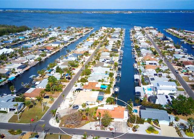 Property at 9820 Royal Palm Dr, Bradenton, FL 34210, 4 beds, 2 baths