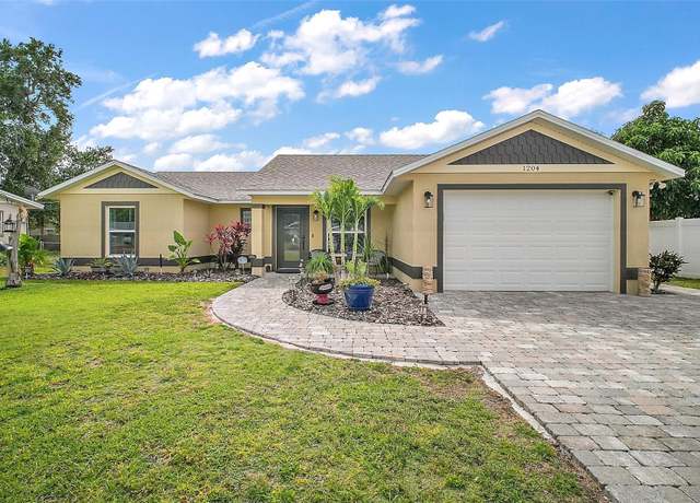 Property at 1204 Monterey Dr, Eustis, FL 32726, 3 beds, 2 baths