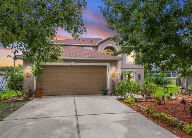 Property at 3216 White Blossom Ln, Clermont, FL 34711, 5 beds, 2.5 baths