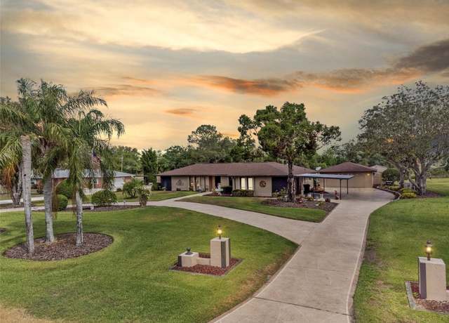 Property at 8947 Oakwood Dr, Lake Wales, FL 33898, 3 beds, 2 baths