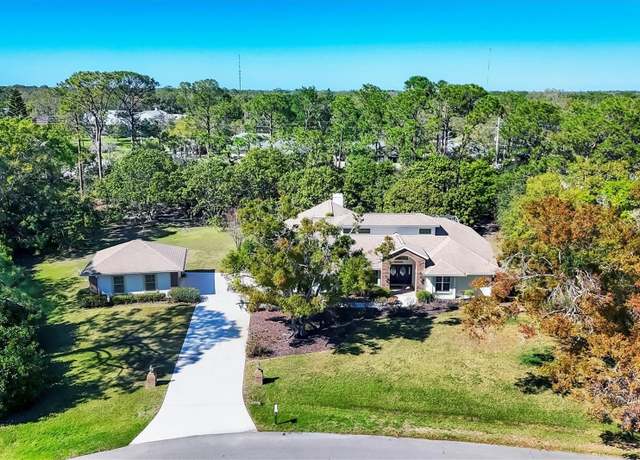 Property at 4942 Hidden Oaks Ln, Sarasota, FL 34232, 3 beds, 2.5 baths
