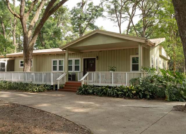 Property at 5106 SW 177th St, Archer, FL 32618, 4 beds, 3 baths