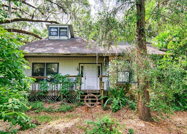 Property at 1719 SW 170th St, Newberry, FL 32669, 5 beds, 3 baths