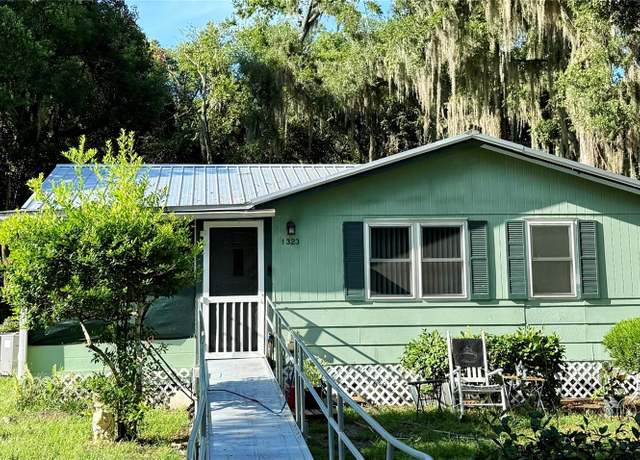 Property at 1323 SE 1st Ave, Gainesville, FL 32641, 3 beds, 1 bath