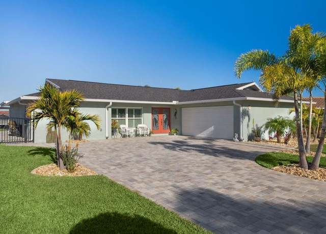 Property at 5133 Glenn Dr, New Port Richey, FL 34652, 4 beds, 2 baths