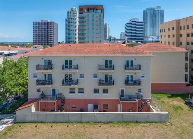 Property at 340 1st St N Unit I, St Petersburg, FL 33701, 3 beds, 2.5 baths