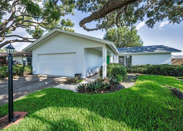 Property at 2559 Redwood Cir, Clearwater, FL 33763, 2 beds, 2 baths