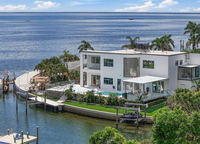 Property at 585 Dolphin Ave SE, St Petersburg, FL 33705, 4 beds, 4 baths