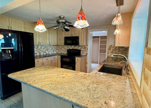 Property at 5428 Nutmeg Ave, Sarasota, FL 34231, 3 beds, 2 baths