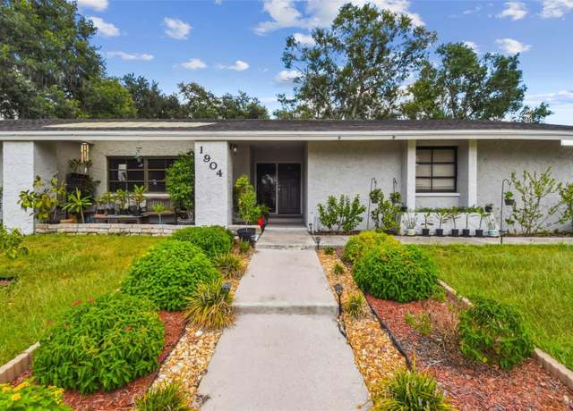 Property at 1904 Teakwood Dr, Plant City, FL 33563, 3 beds, 2 baths