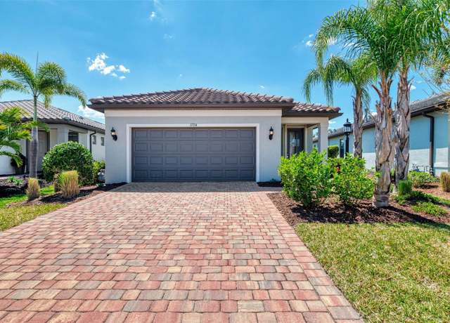 Property at 17714 Northwood Pl, Bradenton, FL 34202, 2 beds, 2 baths