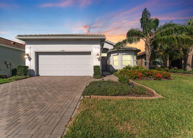 Property at 15528 Corona Del Mar Dr, Wimauma, FL 33598, 3 beds, 3 baths