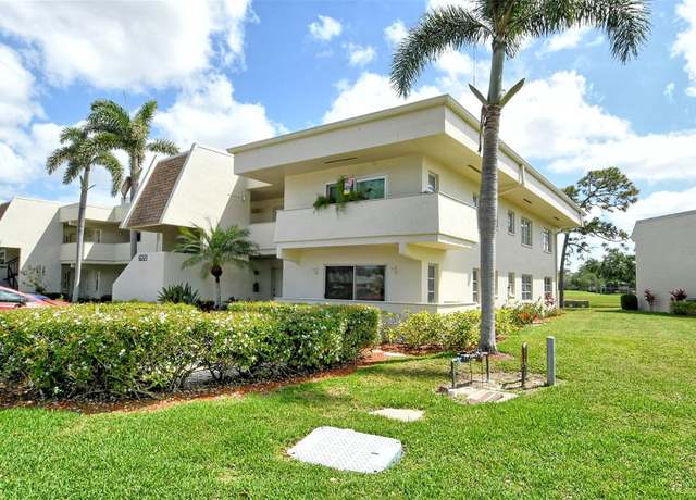 Property at 7173 W Country Club Dr N #141, Sarasota, FL 34243, 3 beds, 2 baths