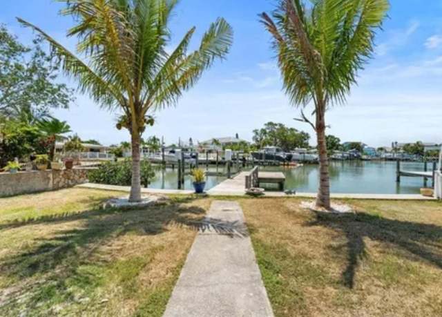 Property at 14184 W Parsley Dr, Madeira Beach, FL 33708, 2 beds, 1.5 baths