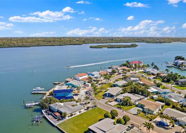 Property at 330 176th Avenue Cir, Redington Shores, FL 33708, 3 beds, 3 baths