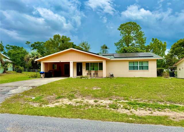 Property at 2 Clear Pl, Ocala, FL 34472, 3 beds, 2 baths