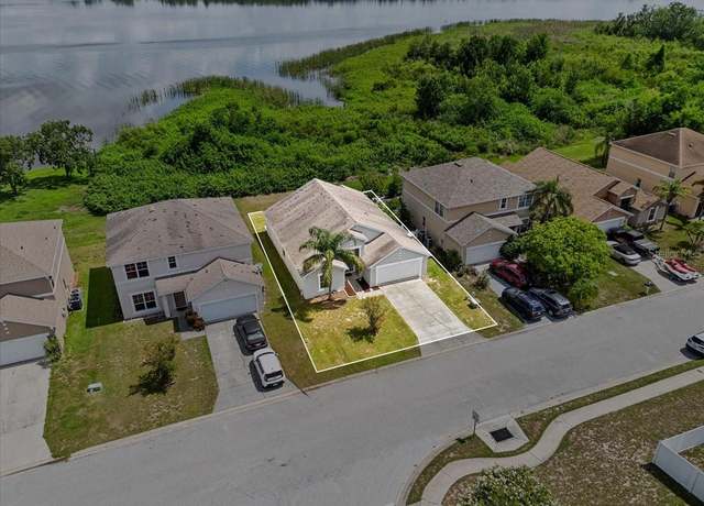 Property at 2740 Rochelle Dr, Winter Haven, FL 33881, 4 beds, 3 baths