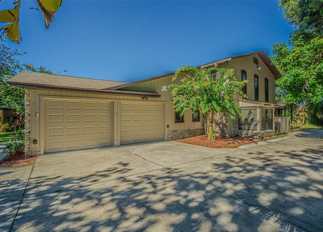 Property at 2903 Oak Crest Dr, Plant City, FL 33565, 5 beds, 3.5 baths