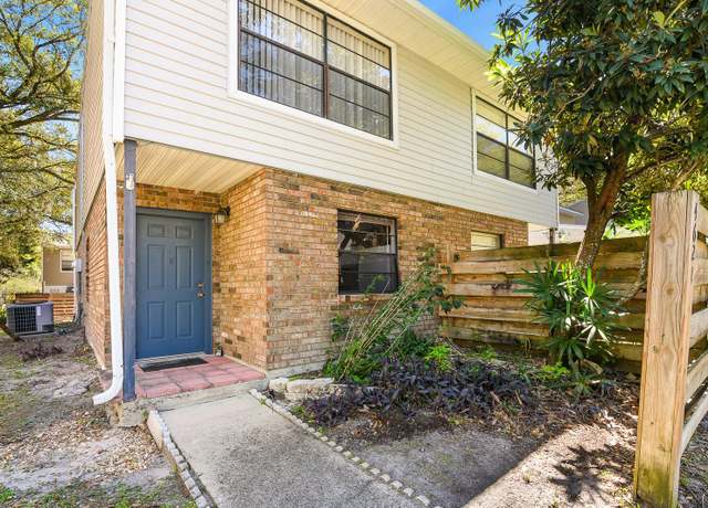 Property at 4621 SW 44th Ln, Gainesville, FL 32608, 2 beds, 1.5 baths