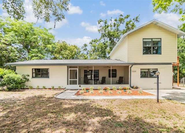 Property at 1225 15th St, Palm Harbor, FL 34683, 5 beds, 3 baths