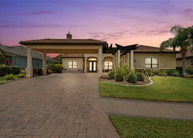 Property at 584 Mast Dr, Bradenton, FL 34208, 5 beds, 3 baths