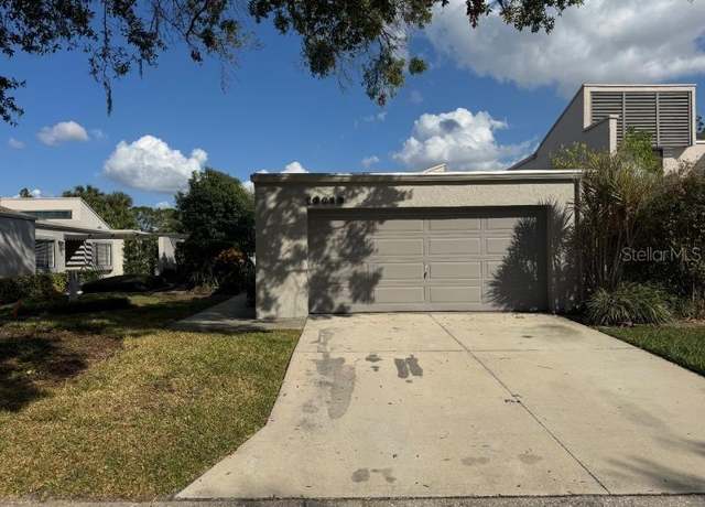 Property at 13619 Twin Lakes Ln #15, Tampa, FL 33618, 3 beds, 2.5 baths