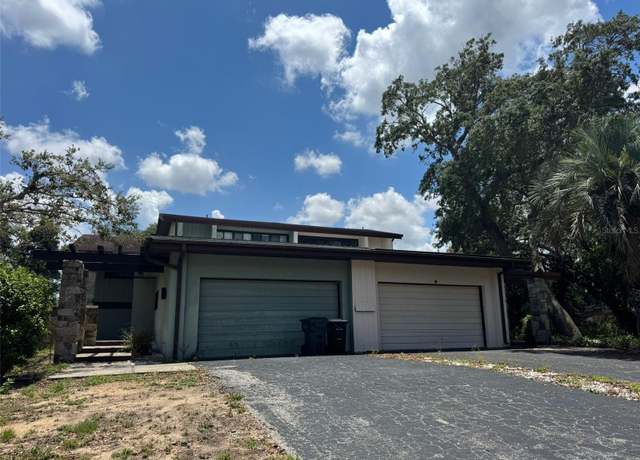 Property at 12 Robyn Ln, Haines City, FL 33844, 3 beds, 2.5 baths